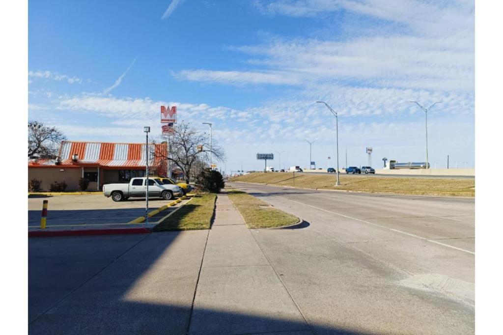 Travelers Inn By Oyo Wichita Falls Exterior foto